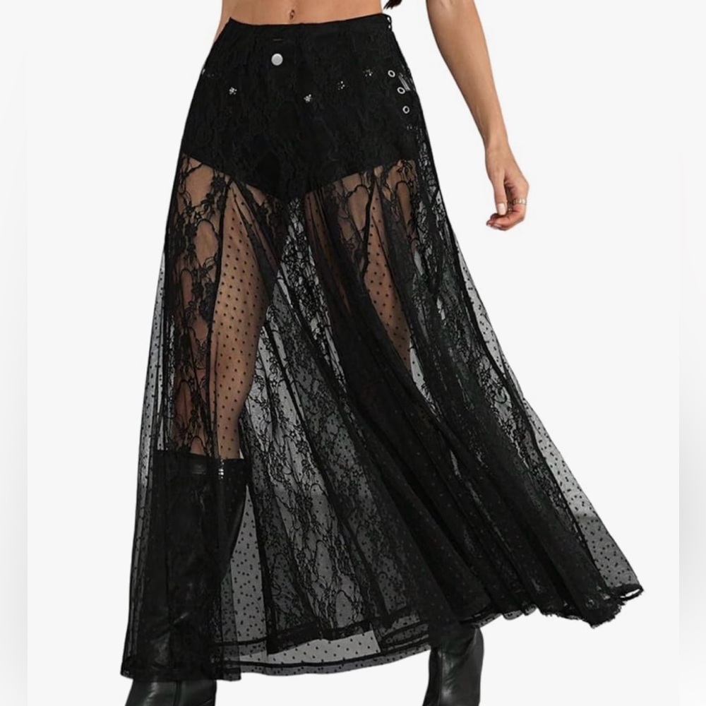 Lace skirt